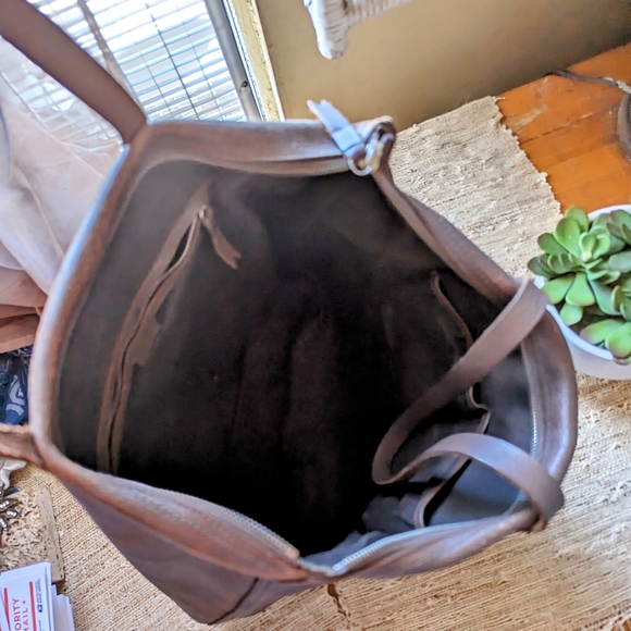 Madewell Zip Transport in Castle Rock - Picture 3 of 5